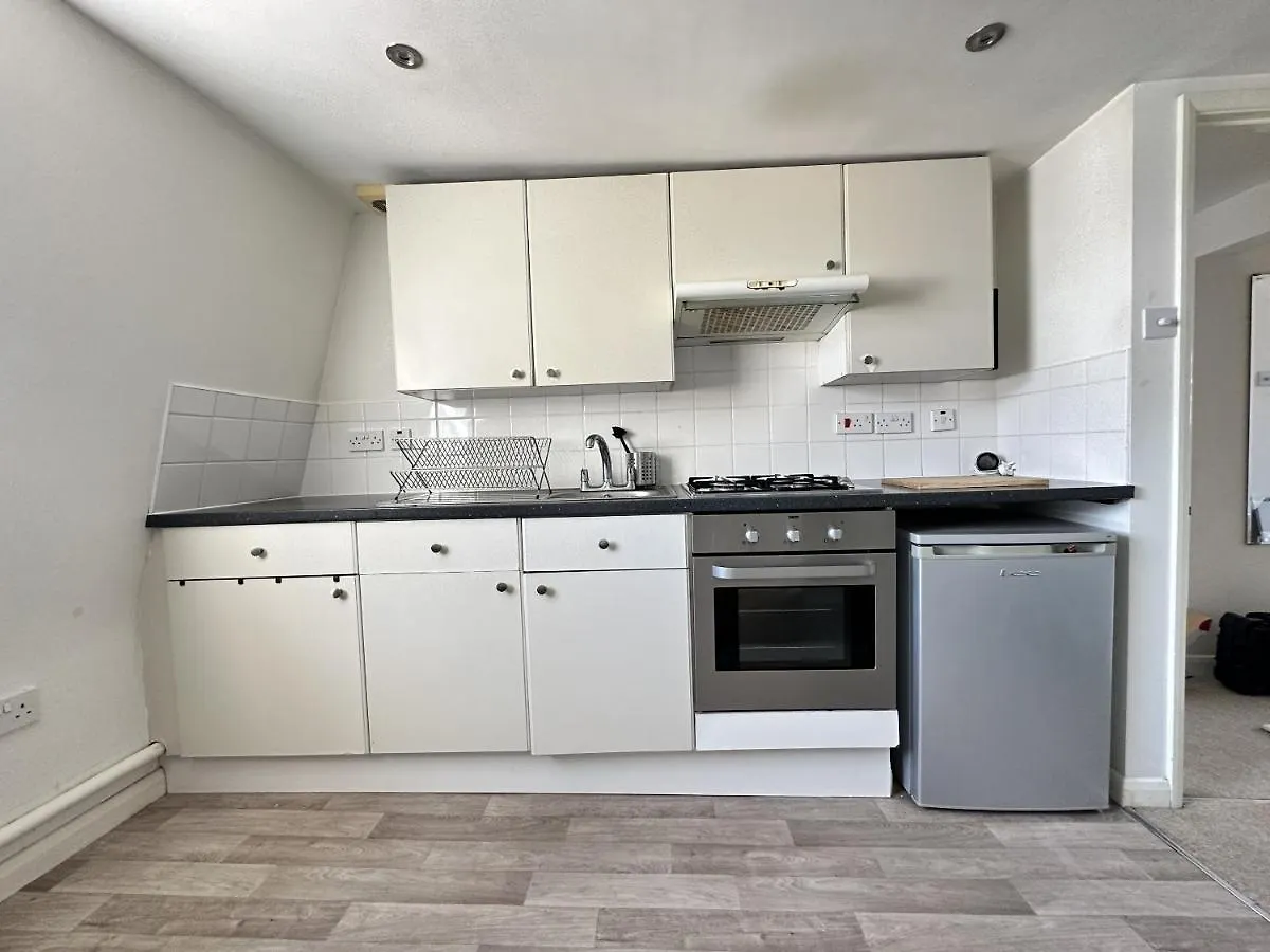 Central City Beach Pad Apartment Brighton