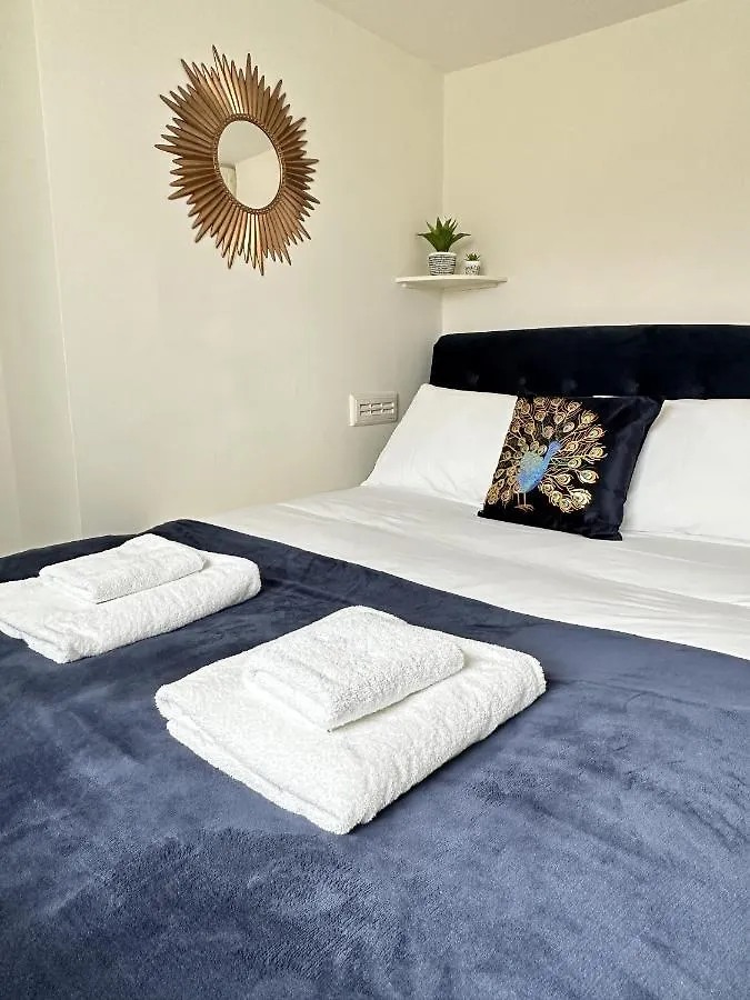 Central City Beach Pad Apartment Brighton