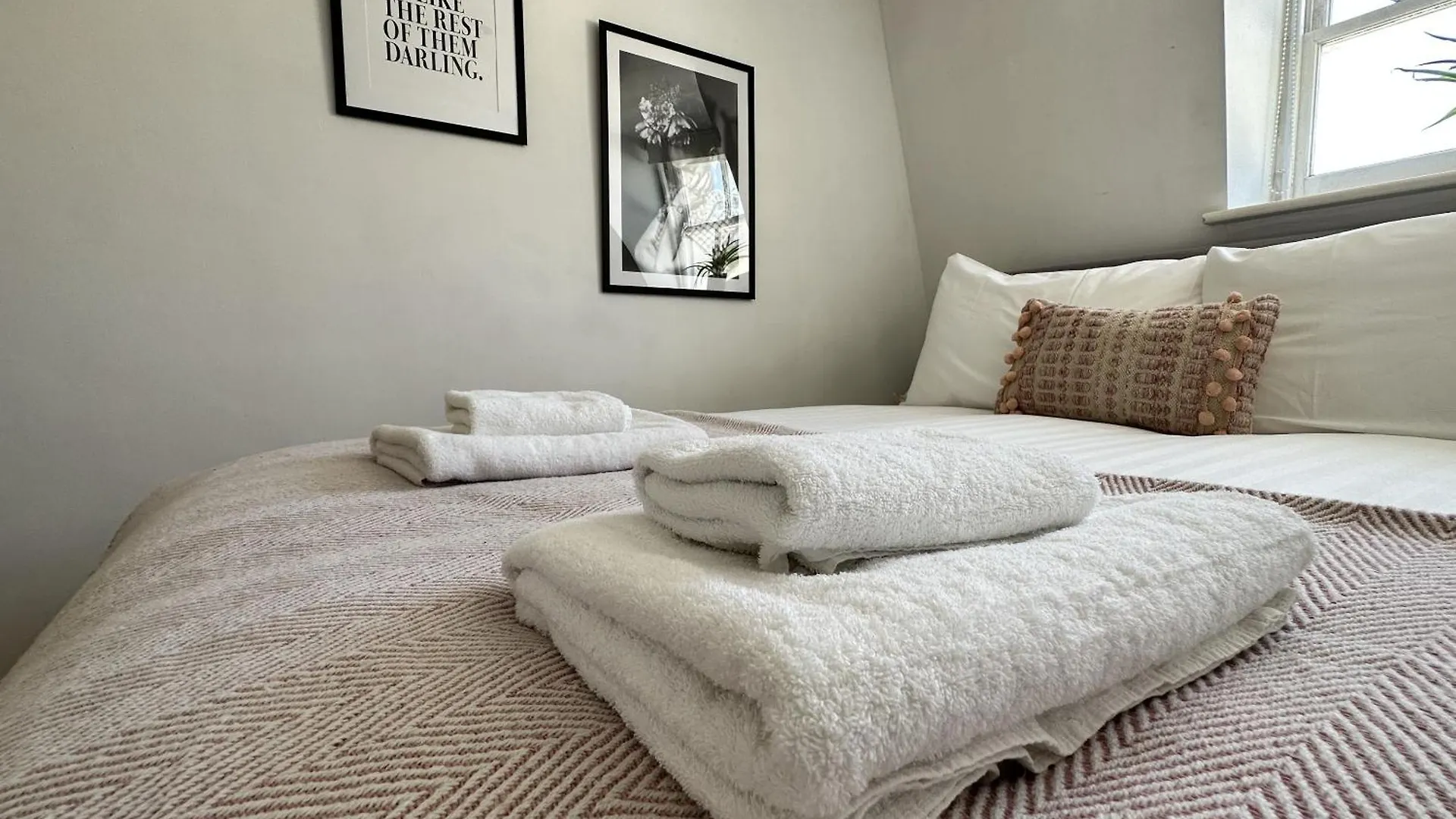 Central City Beach Pad Apartment Brighton